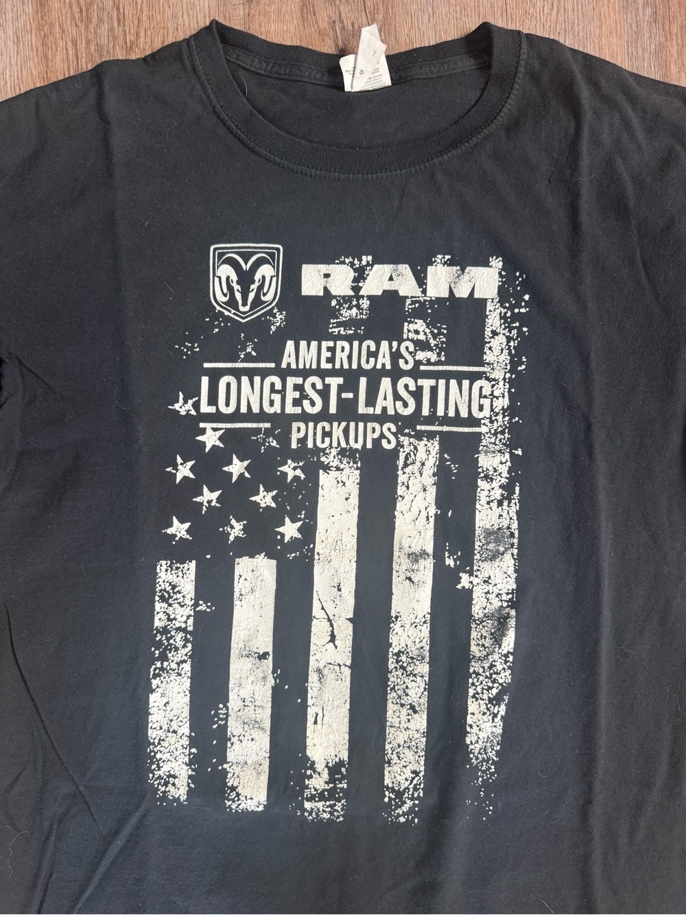 Dodge RAM America’s Longest Lasting Pickups T-Shirt - size Large - Picture 2 of 4